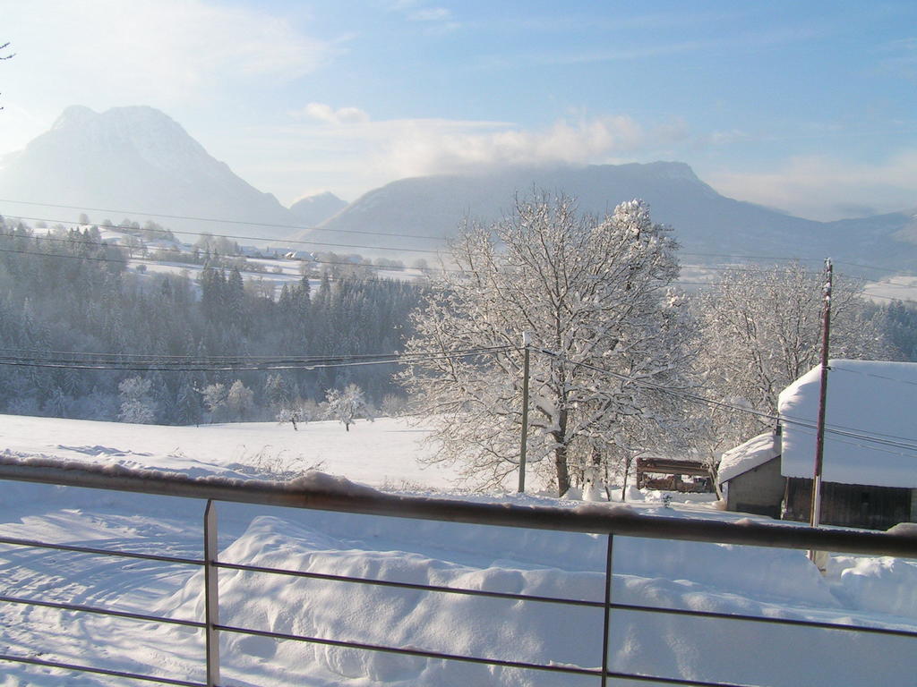 Les Perrelles Bed and Breakfast Bellecombe-en-Beauges Exterior foto